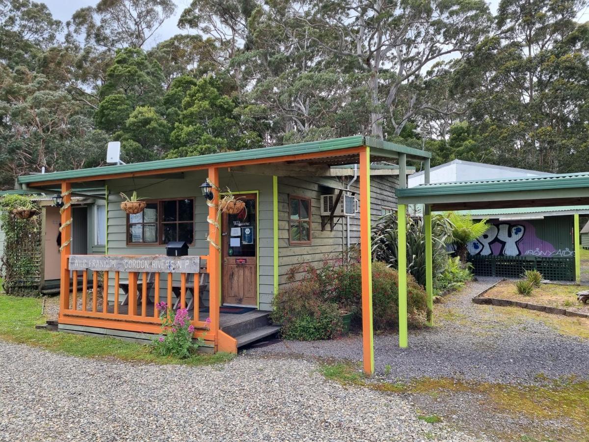 Strahan Backpackers Exterior foto
